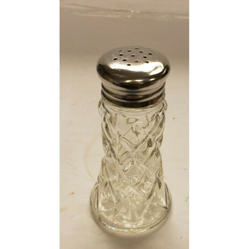 Salt Shaker, vintage, Clear Glass w metal lid, Diamond Patt. VG (G171)